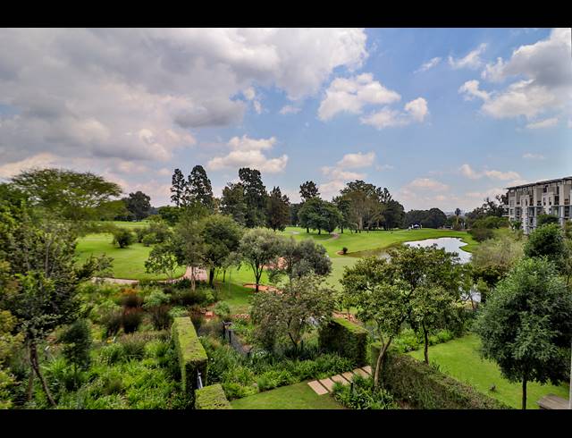 3 BEDROOM APARTMENT FOR SALE IN HOUGHTON ESTATE